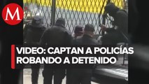 En Acapulco, captan supuesto robo de policías a un hombre; le quitan su celular y una cadena