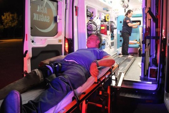 Köprüde beklerken dehşeti yaşadı: Neden burada duruyorsun diyerek bıçakladılar