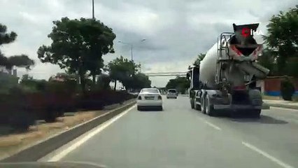 Seyir halinde aracında taşıdığı eşya görenlere ‘pes’ dedirtti! O anlar anbean kamerada