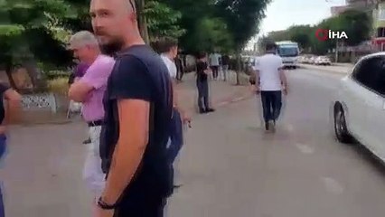 Yaralı motorlu kuryeye ilk müdahaleyi vatandaşlar yaptı