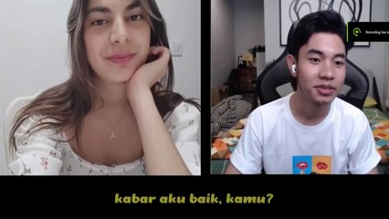 Fiki Naki Senyum senyum sendiri dengan Caitlyn Gadis Bulgaria