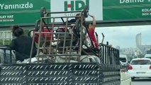 Kadıköy’de kamyonet kasasında aile boyu tehlikeli yolculuk kamerada