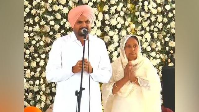 Sidhu Moosewala Antim Ardas पर Mother Emotional Full Inside Video Viral | Boldsky *Entertainment