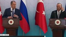 İstanbul'da Rusya Dışişleri Bakanı Sergey Lavrov'u çılgına çeviren soru! Bakan Çavuşoğlu şaşkına döndü