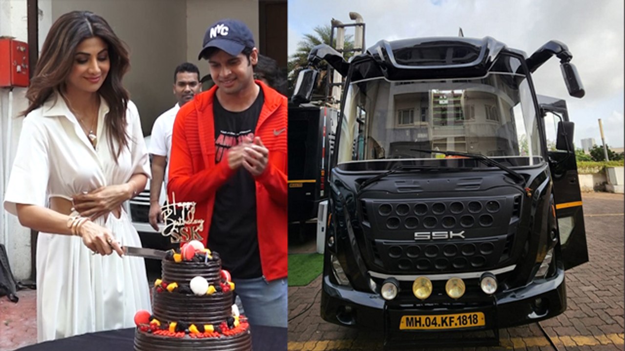 Shilpa Shetty 47th Birthday Grand Celebration F...