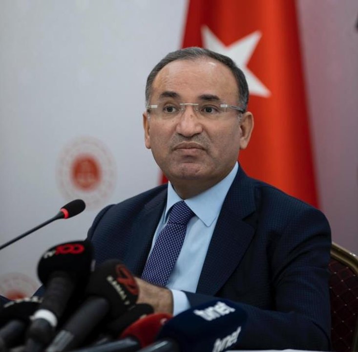 Bakan Bozdağ: "Konut kiraları 1 yıl süreyle bir önceki kira bedelinin yüzde 25'ini geçmeyecek"
