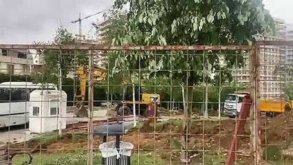 Kaftancıoğlu, Çekmeköy'de iş makinalarının girdiği parkı inceledi