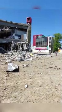 Ракетный удар по супермаркету Восторг в Харькове | Ракетний удар по супермаркету Восторг у Харкові
