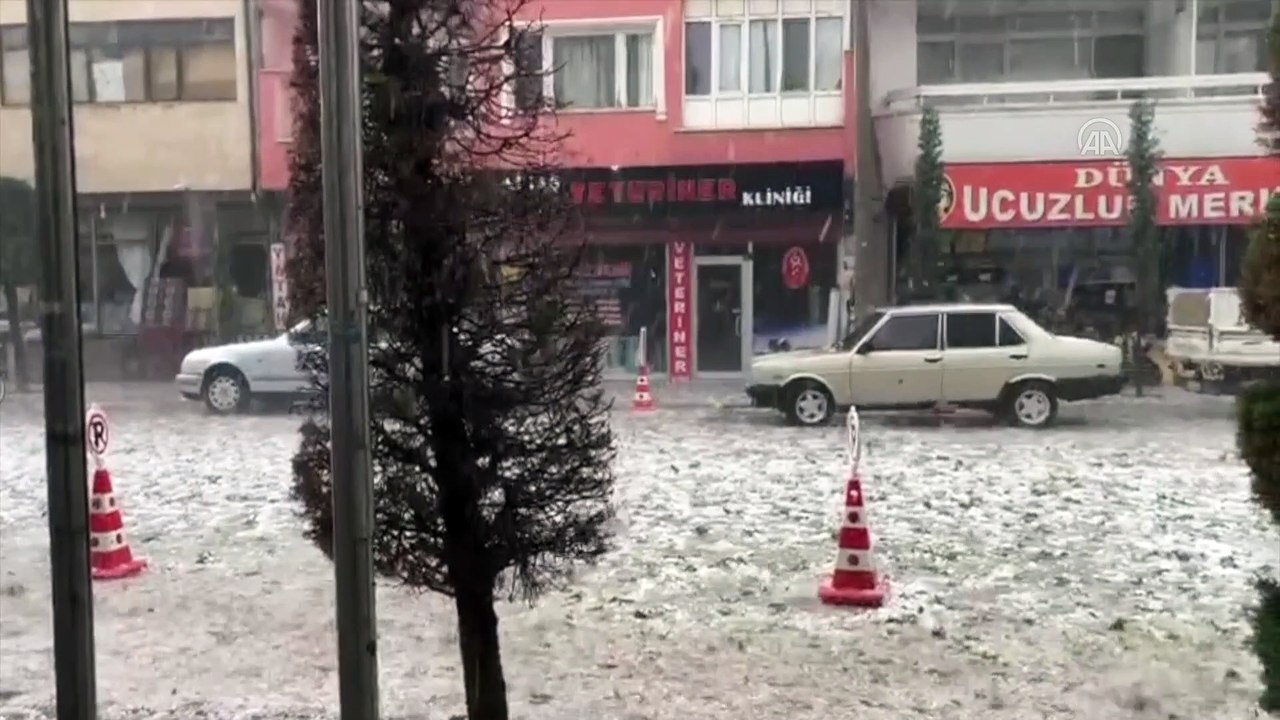 Konya'da taş büyüklüğünde yağdı: Herkes korkuya kapıldı
