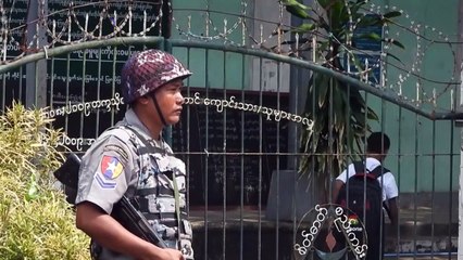 طلاب ومدرسون يقاطعون العودة إلى المدارس في بورما