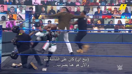 زين يحاول ركل أوينز لكن الأخير يرد عليه بهذه الحركة