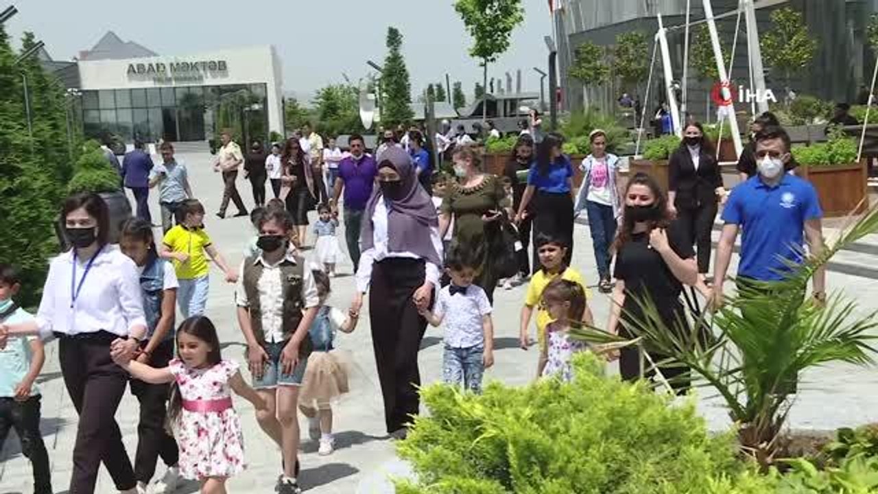 Son dakika haber... Türkiye'den şehit çocukları için yolladığı "Hediye Karavanı" tırı Azerbaycan'a ulaştı