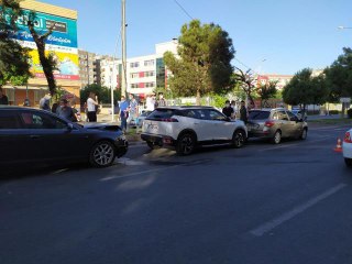 Diyarbakır'da zincirleme trafik kazası: 1 yaralı