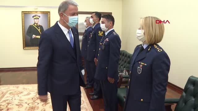 Bakan Akar, Türk Hava Kuvvetlerinin 110'uncu kuruluş yıl dönümünde Hava Kuvvetleri Komutanı Küçükakyüz'ü kabul etti