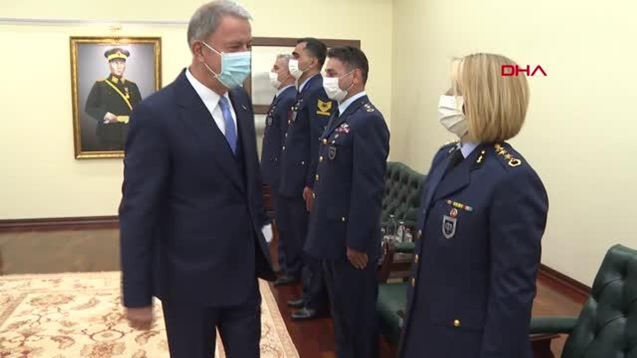 Bakan Akar, Türk Hava Kuvvetlerinin 110'uncu kuruluş yıl dönümünde Hava Kuvvetleri Komutanı Küçükakyüz'ü kabul etti