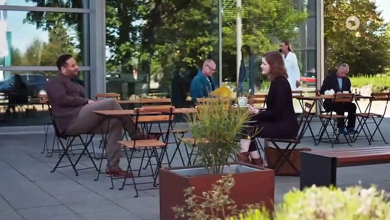 Trübe Sinne (244) - In aller Freundschaft – Die jungen Ärzte