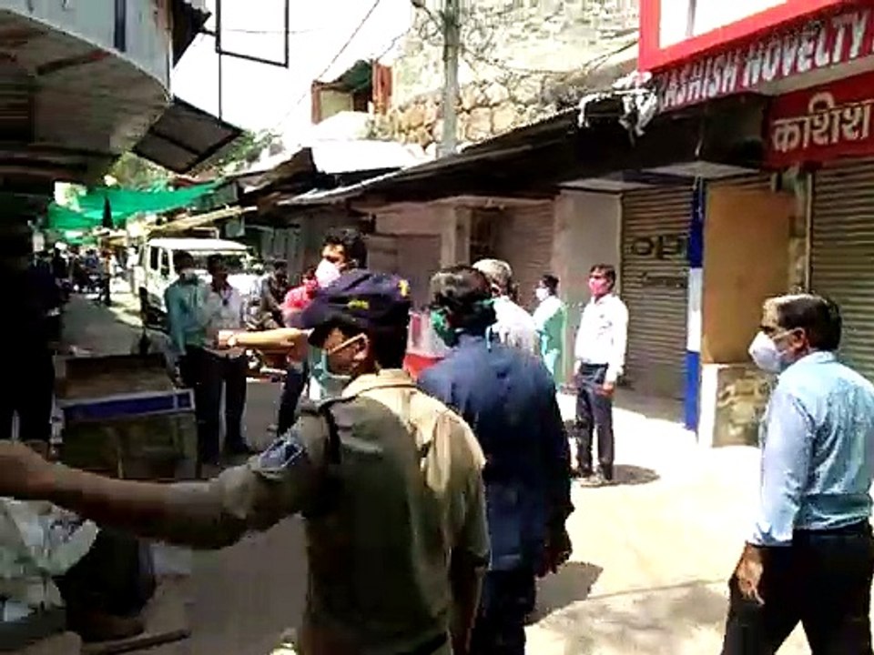 बाजार में दिखी चहल-पहल, आज खुलेंगी कपड़ा, बर्तन...