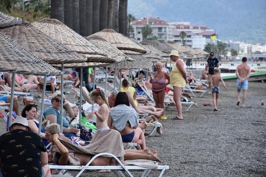 MARMARİS'TE RESTORAN VE KAFETERYALAR MÜŞTERİ AĞIRLAMAYA BAŞLADI