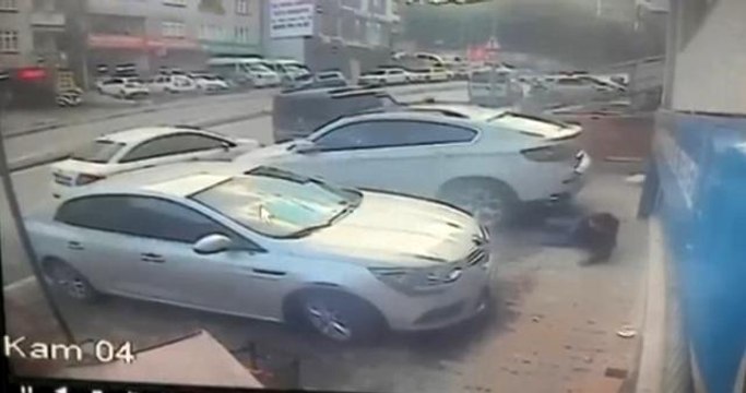 İstanbul'da uzun namlulu silahla kafeyi taradılar: 1 ölü, 2 yaralı