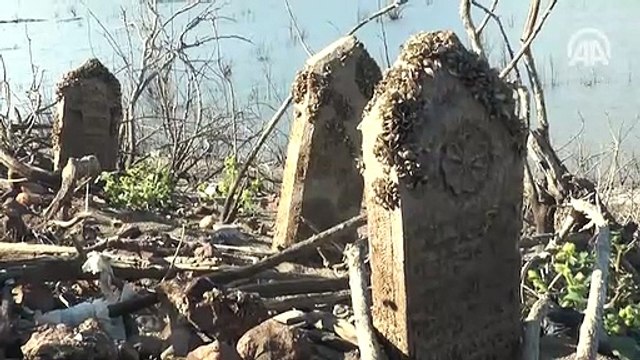 Baraj suları çekilince, köy ortaya çıktı!