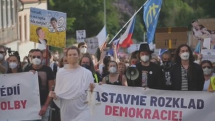 Miles de personas exigen en Praga la dimisión de la ministra de Justicia checa