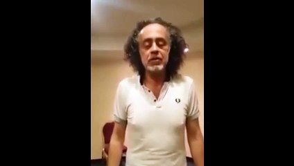 Yeni Müslüman olan adam Fatiha'yı ağlayarak okudu