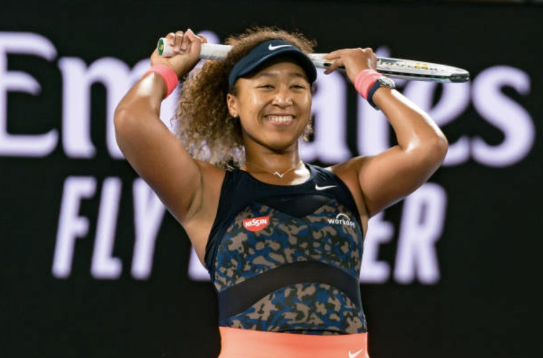 Serena Williams and Other Athletes Offer Words of Support to Naomi Osaka