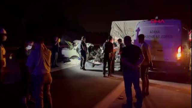 Otomobil, TIR'a arkadan çarptı; 1 ölü, 3 yaralı