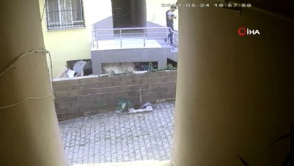 Keşfe çıkan hırsız asansör boşluğundaki semaveri böyle çaldı