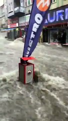 Samsun’da sağanak yağış sele sebep oldu