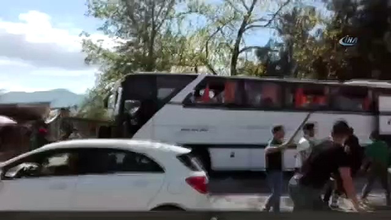 Holigan dehşeti kamerada!