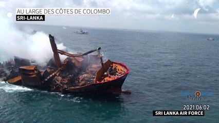 Sri Lanka: le porte-conteneurs incendié en train de sombrer
