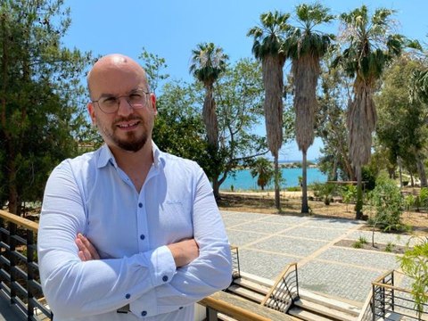 ODTÜ araştırma gemisi Bilim-2, deniz salyalarını takip için Marmara Denizi'nde seyrüseferde