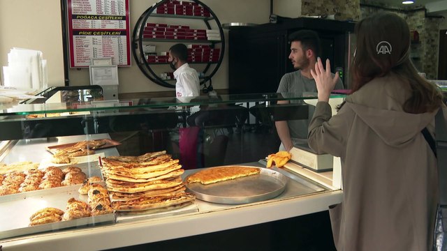 İSTANBUL - İşletmeler kademeli normalleşme kapsamında müşterilere hizmet vermeye devam ediyor