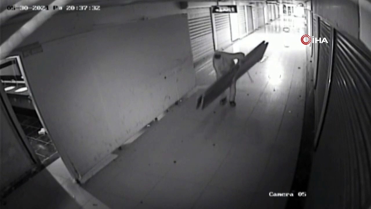 Çarşı tuvaletinin kapılarını böyle çaldı