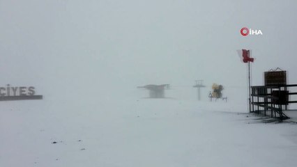 Erciyes Dağı'nda Haziran ayında yoğun tipi