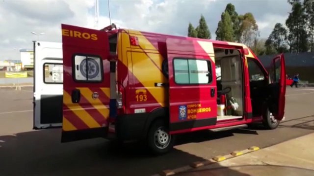 Idoso fica ferido ao sofrer queda em estacionamento de atacado na Avenida Tancredo Neves