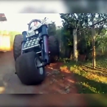 Un petit tour à moto ça vous dit... moto géante