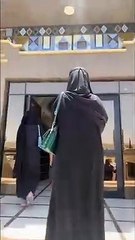 الأمير تركي بن طلال يفاجئ فتيات تعطلت سيارتهن بهدية غير متوقعة