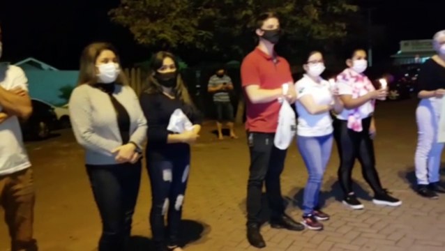 Trabalhadores da saúde realizam manifestação em frente à UPA Veneza