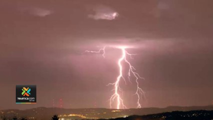 entre 3 y hasta 5 rayos por minuto caerán durante Junio