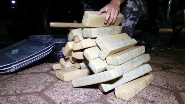 Choque detém mulher e adolescente com malas cheias de maconha na rodoviária de Cascavel