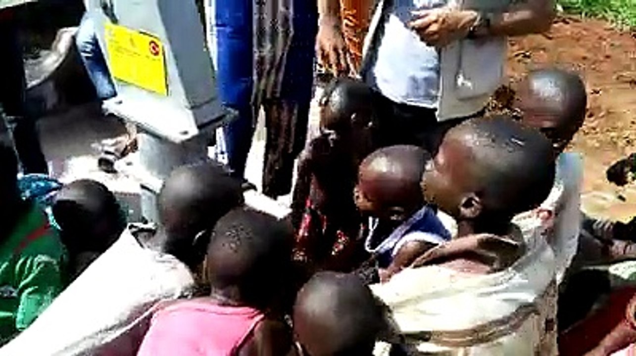 Suya kavuşan Afrikalı çocuklar öyle bir sevinç yaşadı ki...