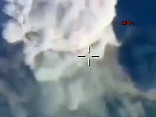 PKK'lı teröristlere ait cephanelik imha edildi