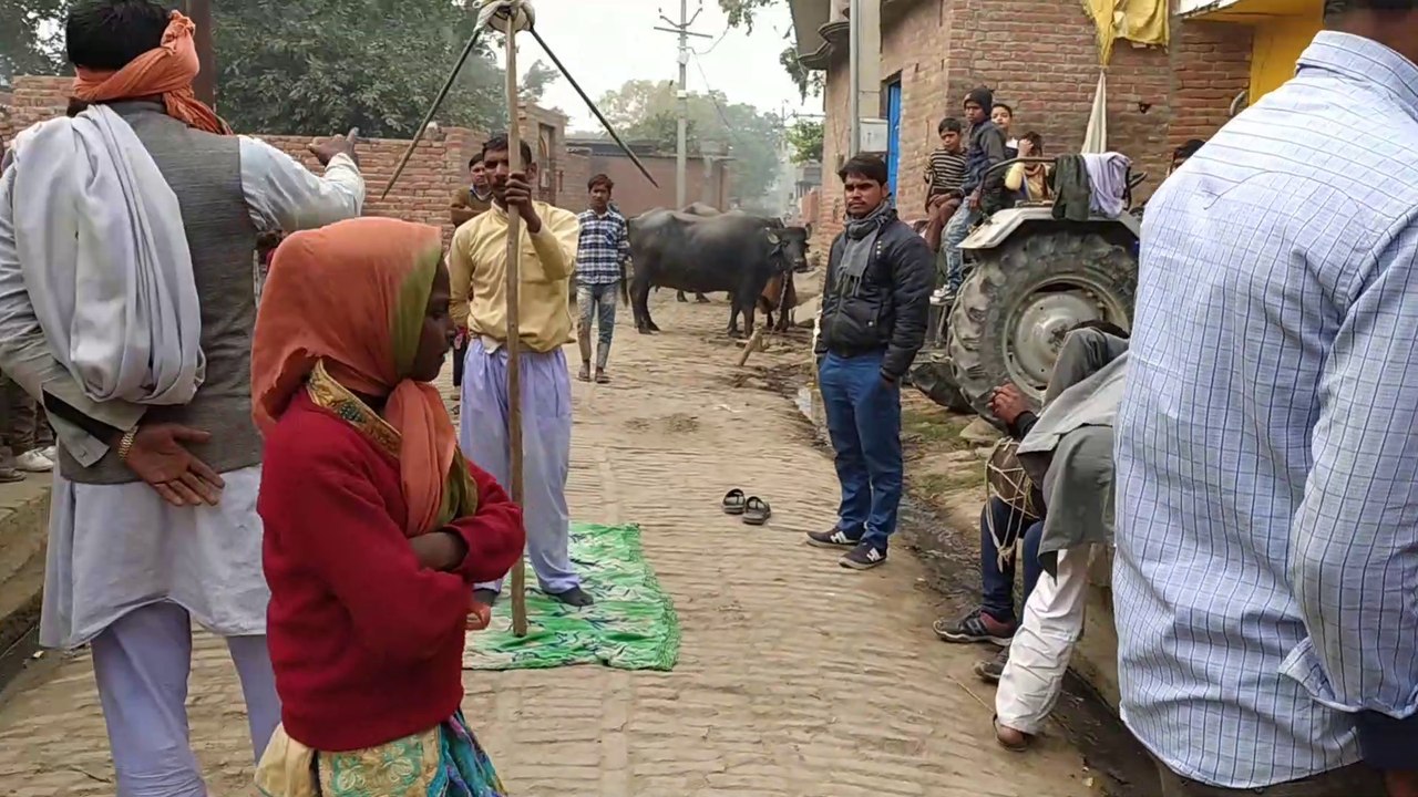 एक पिता अपने बच्चों को पालन पोषण करने के लिए अपनी जान की बाजी लगा देता है, लेकिन बच्चे एक पिता को अपने पास नहीं रख सकते. #popularvideo  #shorts trending