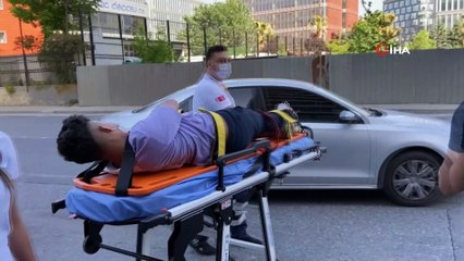 İstanbul’da ters yönden gelen motorla aracın çarpıştığı anlar kamerada