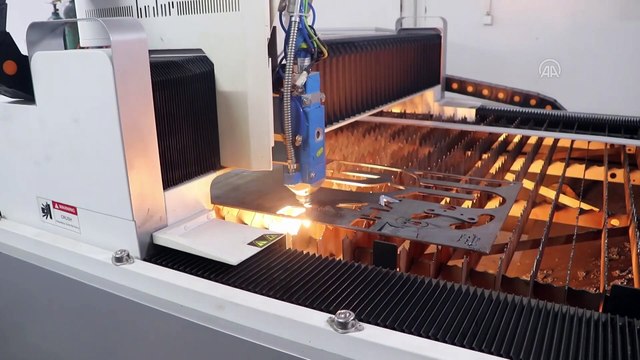 EDİRNE - Genç girişimciler Yunan ve Bulgar müşterilerin taleplerini karşılamak için Çin'den makine getirdi