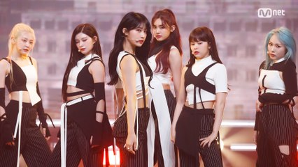 짙어진 카리스마 '에버글로우'의 'FIRST' 무대