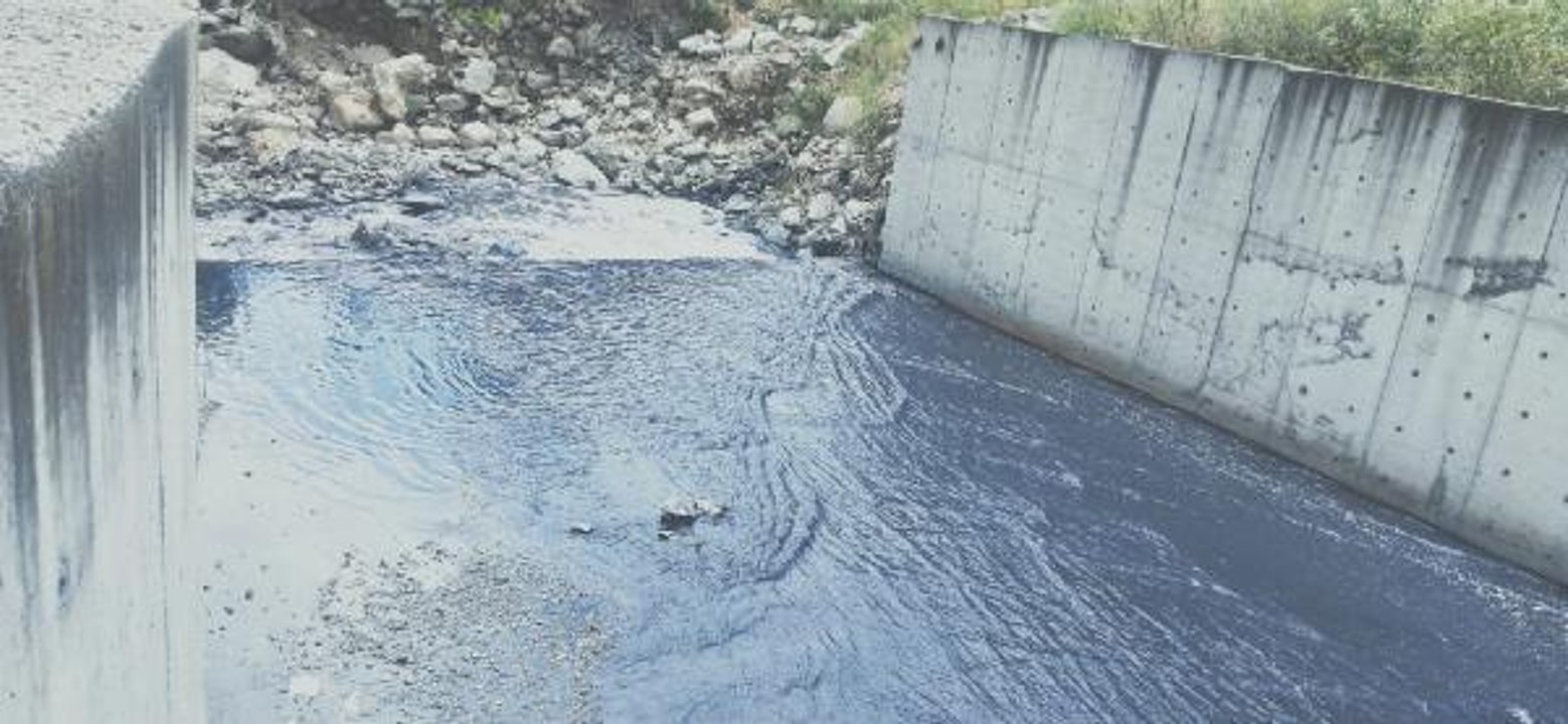 ESENYURT'TA BULUNAN YAĞMUR SUYU KANALI YİNE MAVİ AKTI