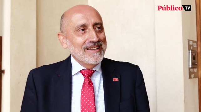 Luis Ángel Hierro, candidato a las primarias del PSOE en Andalucía, sobre su candidatura: Cuando ves a la gente feliz, tú dices 'estás haciendo algo importante'